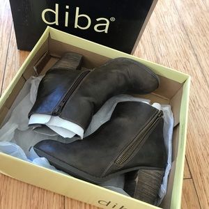 Diba brown leather booties